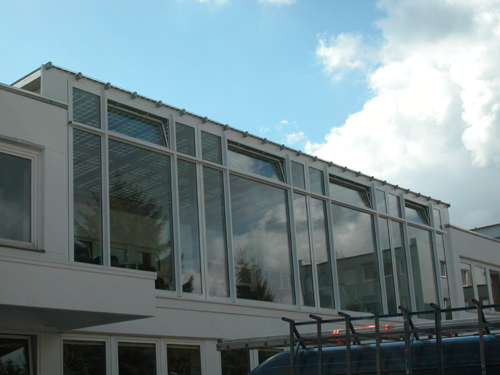 Fassade mit selbstreinigenden Glas "SGG BIOCLEAN"