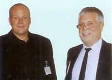 Firmenchef Frank Wulfmeier (l.) und Peter Eggert zeigten sich sehr zufrieden mit dem Ablauf des Glastages und der regen Beteiligung der �ber 100 Teilnehmer.